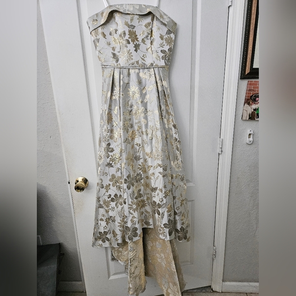 Mac Duggal Brocade Strapless White Golden Floral High Low Gown 49619 SZ 6 NWT - Picture 3 of 13